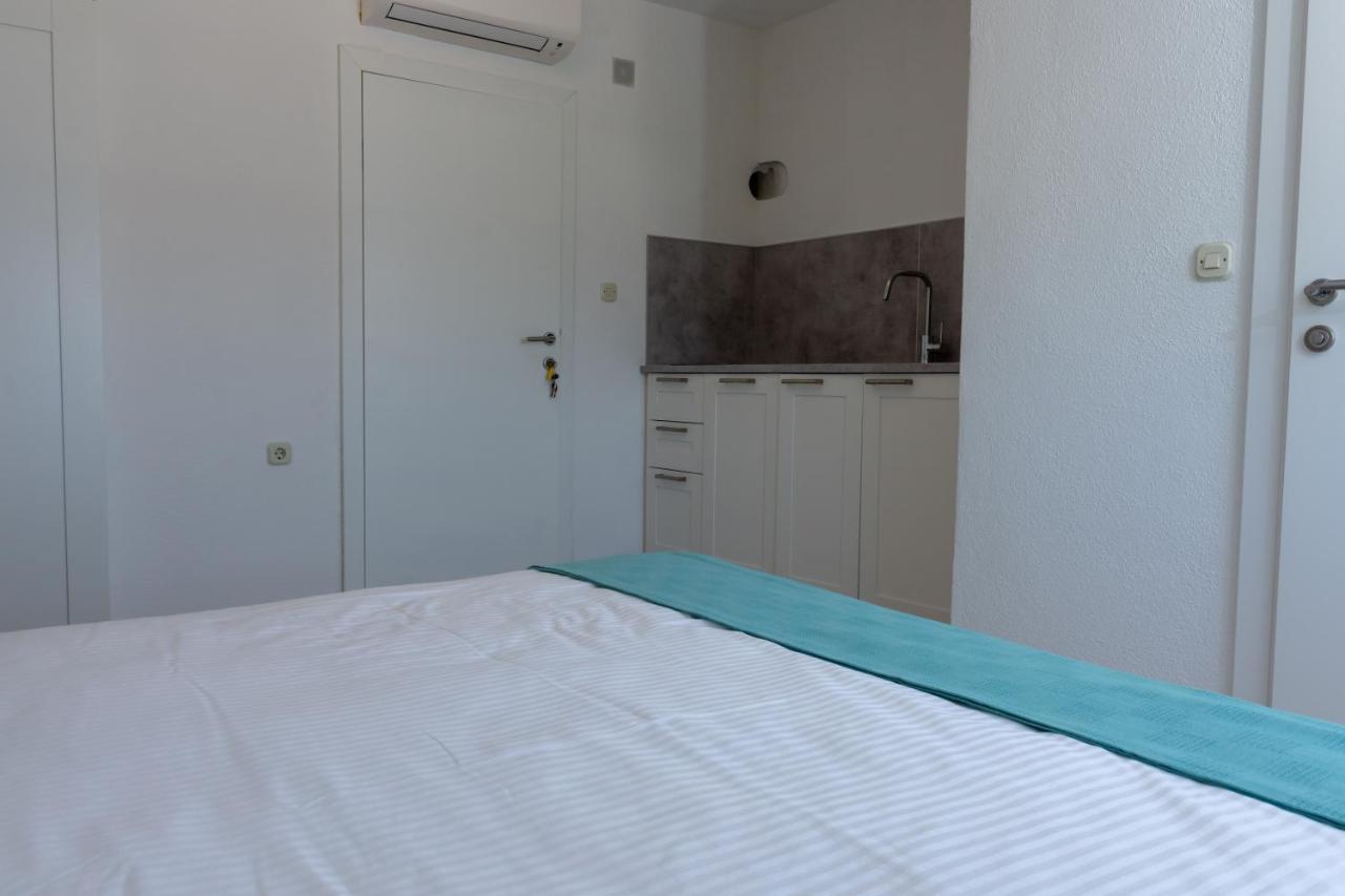 The View Split. Highlight With Roof-Top-Terrace And Pool Kastela Ngoại thất bức ảnh